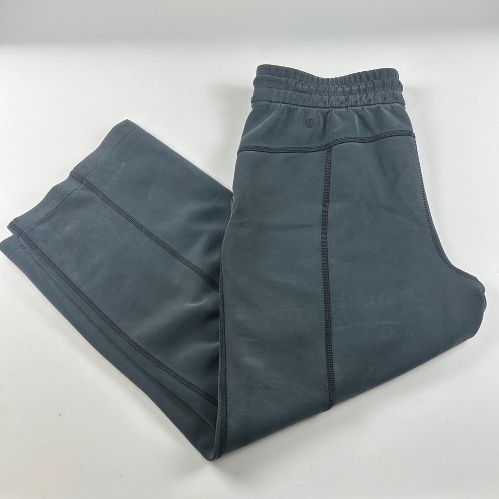 Lululemon WMNS 8 Athletic Softstreme High-Rise Straight-Leg Crop Pants Gray